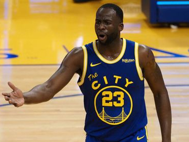 库里这球比AI还离谱