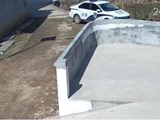 辅警被举报砸毁他人财物被辞退