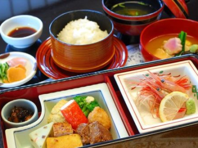 日本晚餐：传统与现代的完美融合