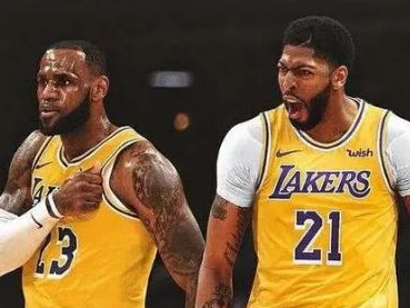 “湖人激战太阳，巅峰对决一触即发！”