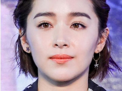 沈佳润小宝眼线是你自己画的吗