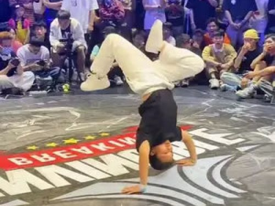 央美毕业格斗女孩挑战扇耳光大赛，技惊四座